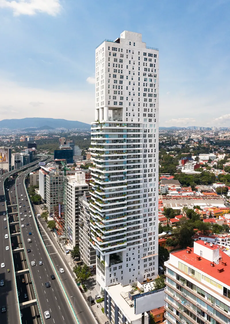 Fachada, Icon Beyond.